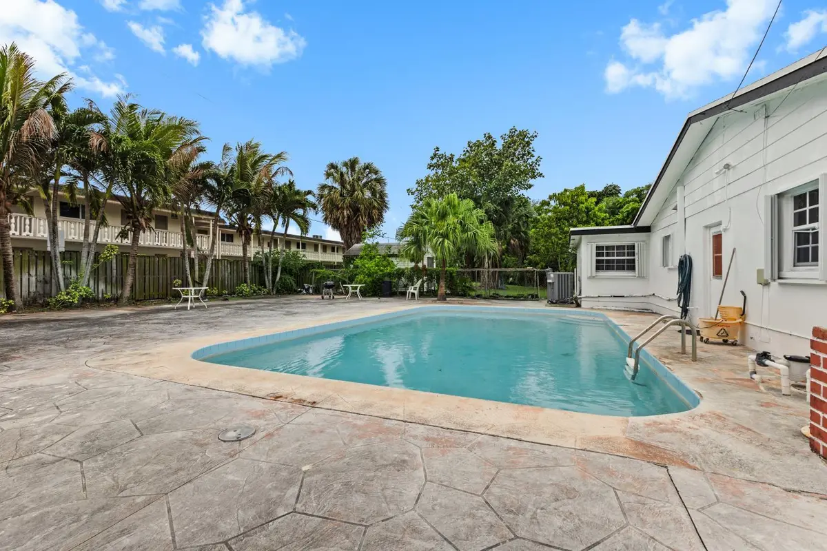 IMG_7831 at 1091 NW 46th Avenue, Lauderhill