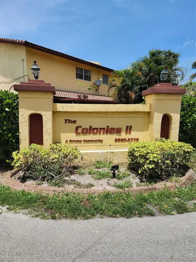 2619 NW 47th Lane, Lauderdale Lakes – Townhouse for sale