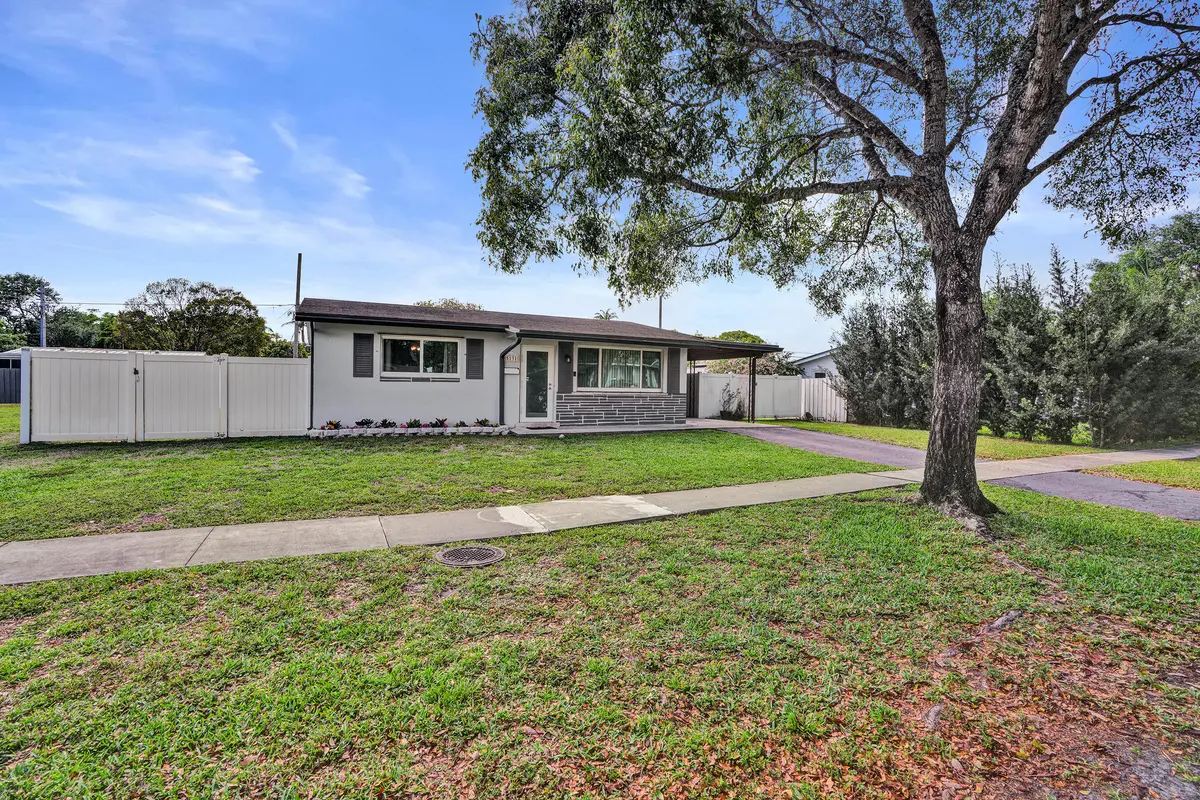 DSC09203 at 5131 SW 92nd Terrace, Cooper City