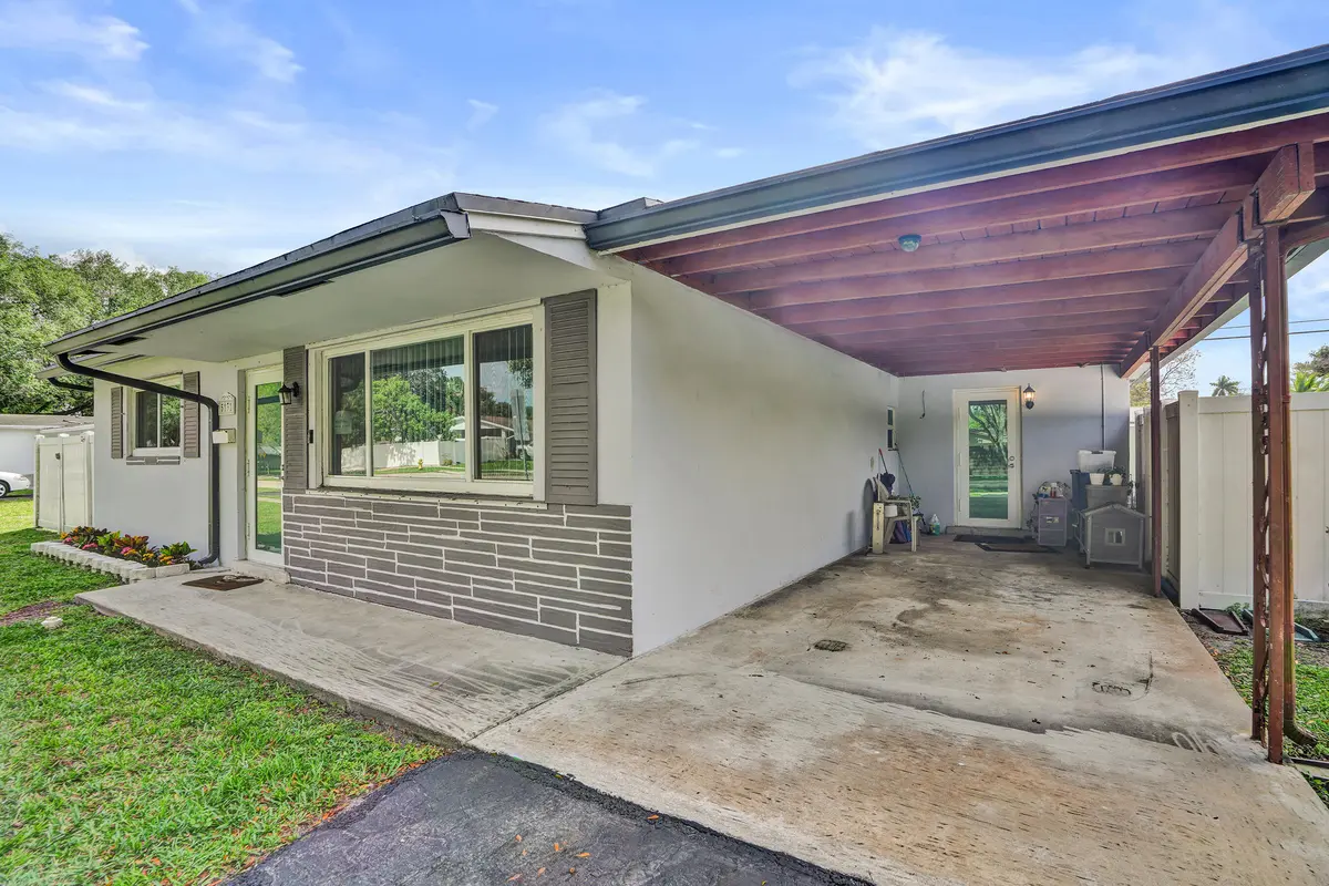 DSC09209 at 5131 SW 92nd Terrace, Cooper City