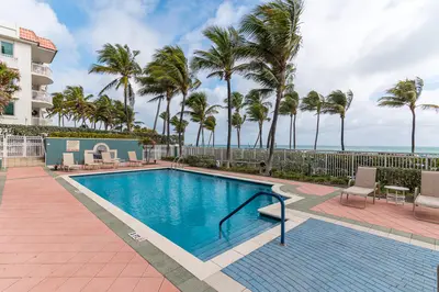 2051 SE 3rd Street 101, Deerfield Beach – Condominium for rent