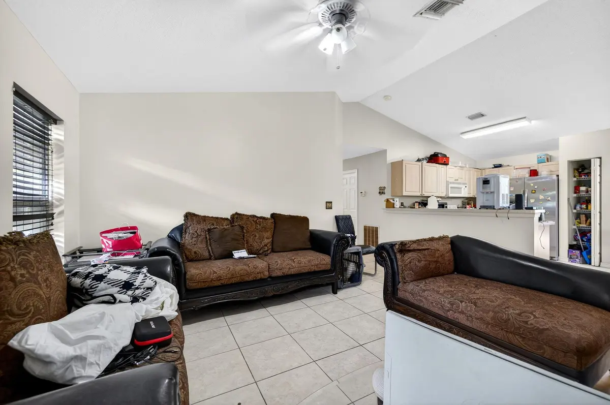 5-web-or-mls-3A5A5497 at 925 SW 11th St Street, Vero Beach