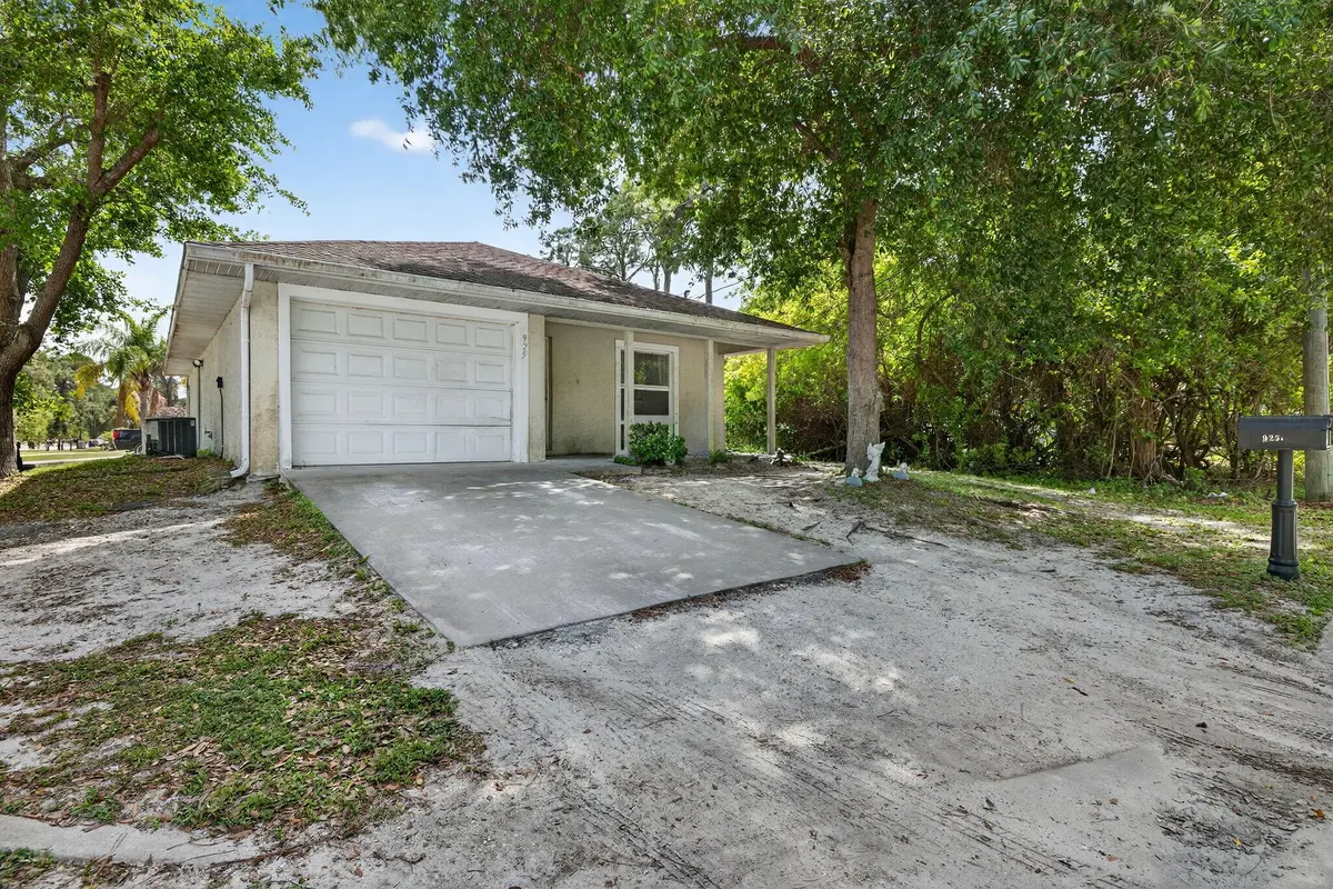 2-web-or-mls-3A5A5527 at 925 SW 11th St Street, Vero Beach