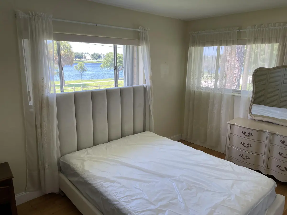 pic5 at 2020 Lake Osborne Drive 11, Lake Worth Beach