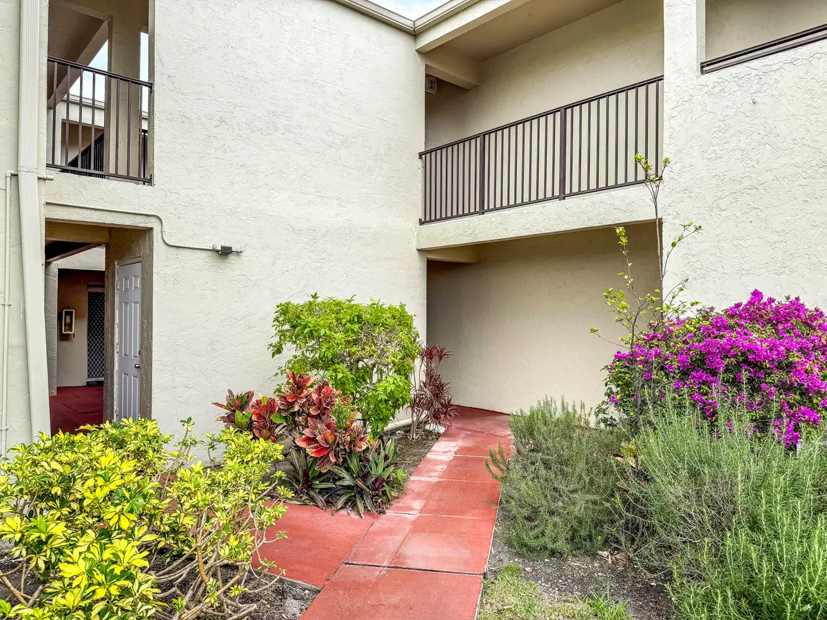 IMG_2912 at 2528 Boundbrook Drive 205, West Palm Beach