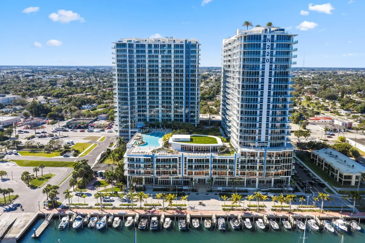 220 Lake Shore Drive - 90.JPG-SMALL at 220 Lake Shore Drive 1121, Lake Park
