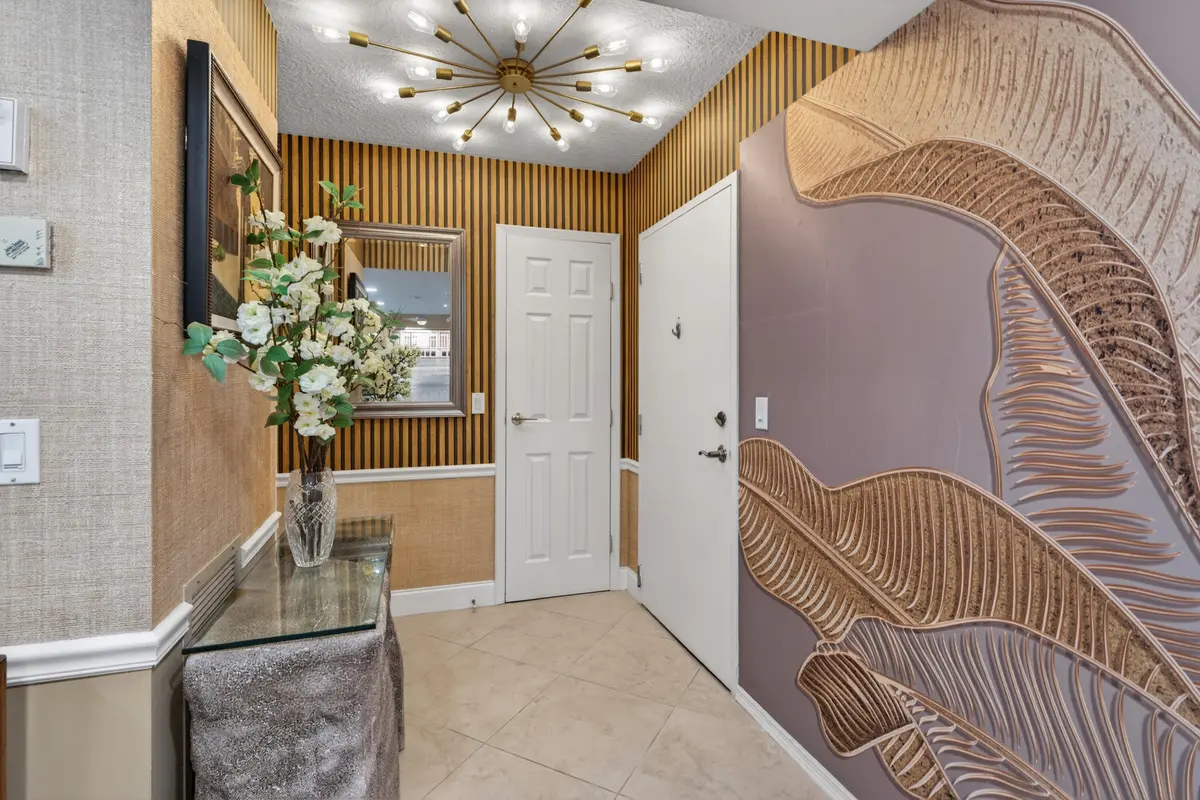 beyc698de6561d040 at 336 Golfview Road 704, North Palm Beach