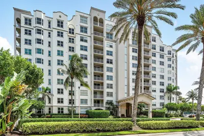 3606 S Ocean Boulevard 303, Highland Beach – sold