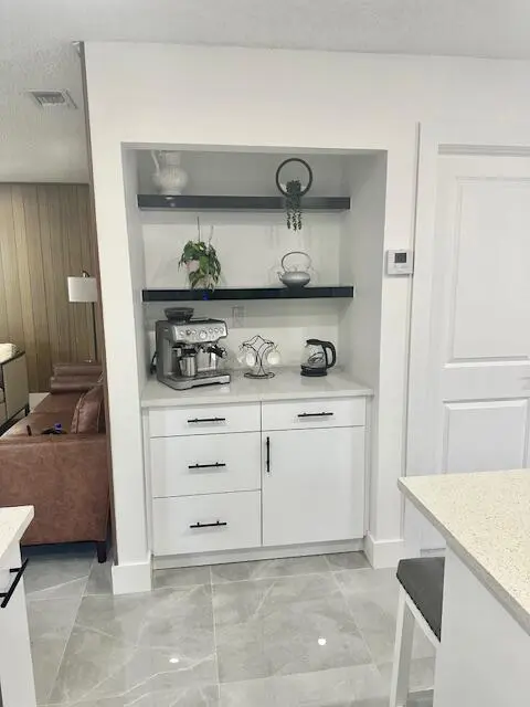 coffee bar at 811 SW 18th Court, Boynton Beach
