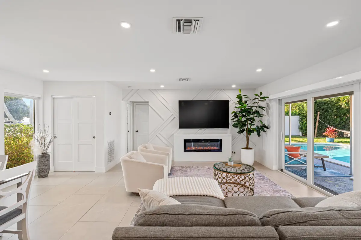 DSC03301-Edit at 331 SE 6th Avenue, Pompano Beach