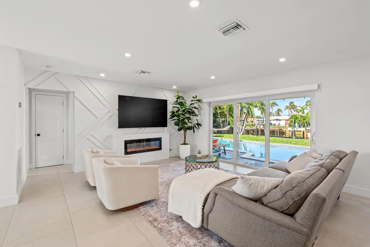 DSC03304-Edit-2 at 331 SE 6th Avenue, Pompano Beach