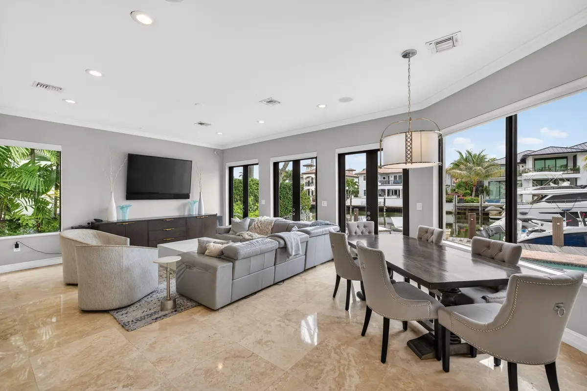 30-web-or-mls-699A3487 at 2406 Barcelona Drive, Fort Lauderdale