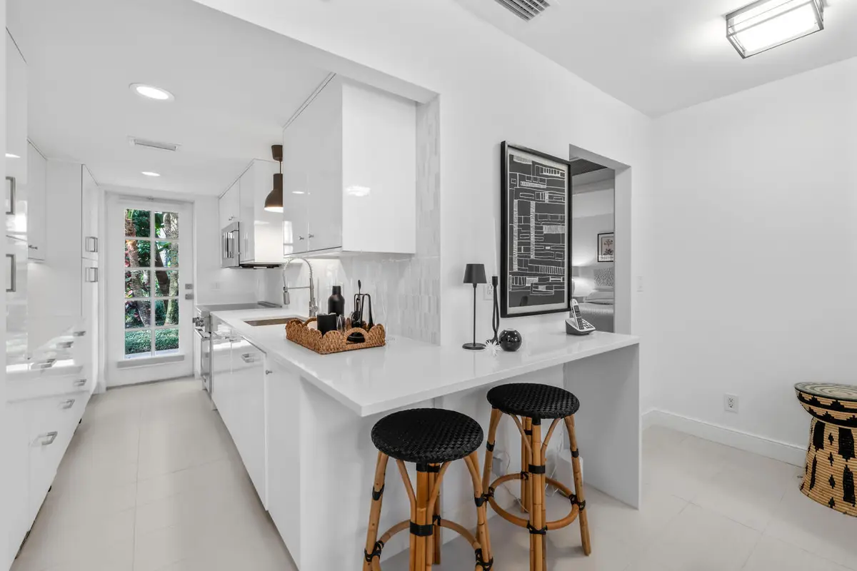 134 Peruvian Ave Palm Beach FL-large-008 at 134 Peruvian Avenue 104, Palm Beach