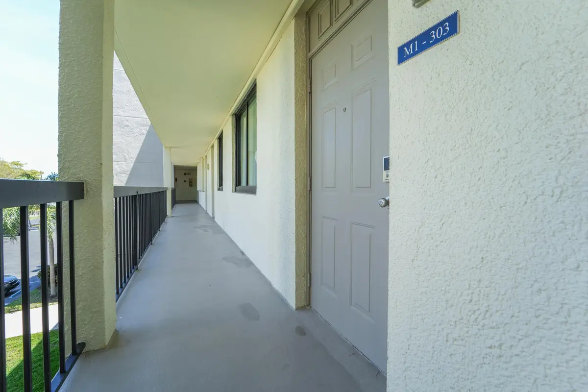 Front Door at 1605 S Us Highway 1 303m1, Jupiter