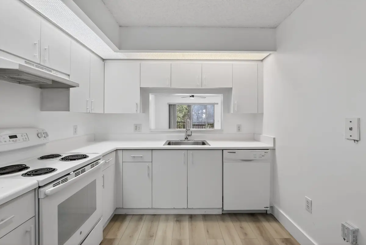 8-web-or-mls-_A7A7294 at 900 SW 142nd Avenue 305l, Pembroke Pines