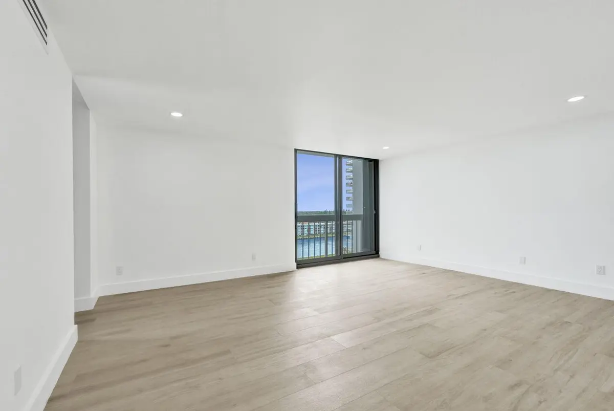 Owners Suite at 108 Lakeshore Drive 1041, North Palm Beach