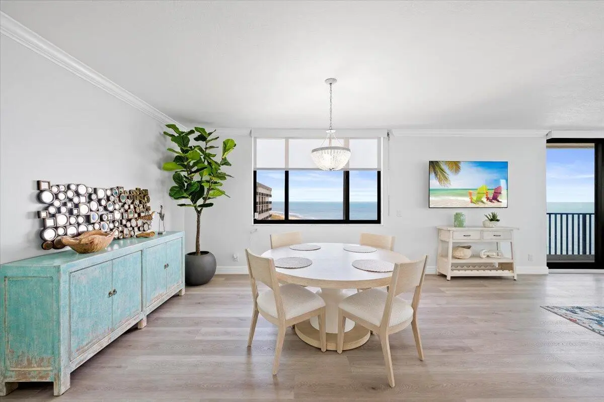 20231228191820372904000000-o at 3120 N Hwy A1a 1401, Hutchinson Island