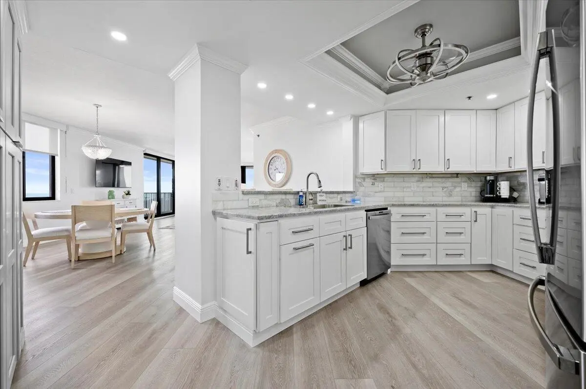 20231228191900118031000000-o at 3120 N Hwy A1a 1401, Hutchinson Island