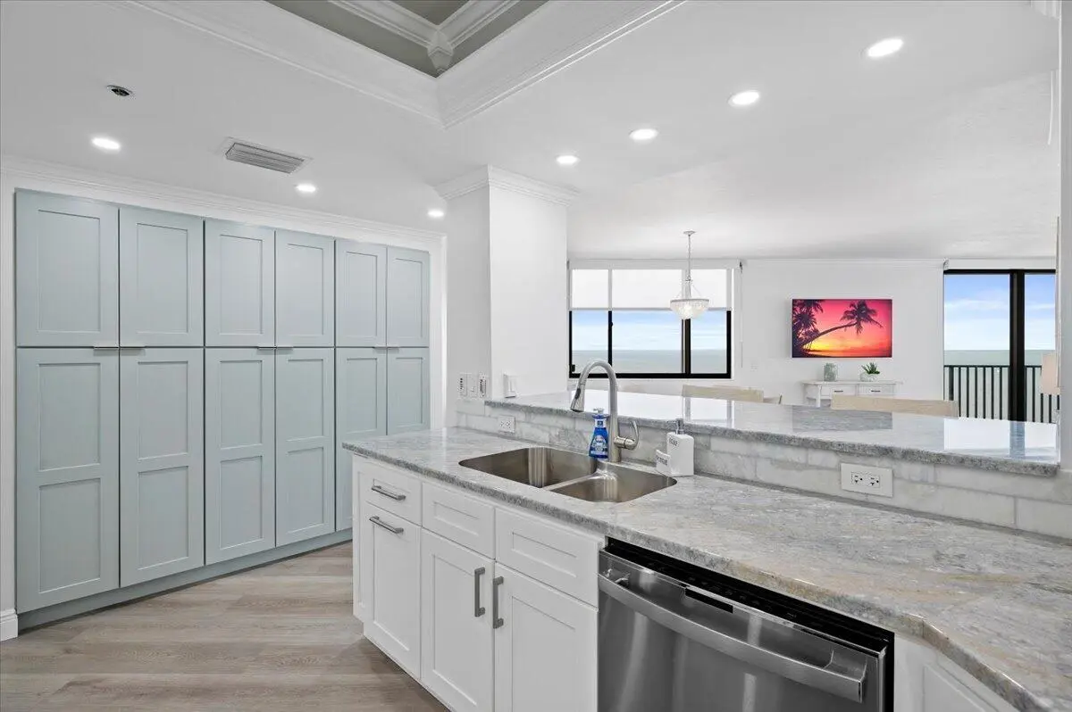 20231228191903373029000000-o at 3120 N Hwy A1a 1401, Hutchinson Island