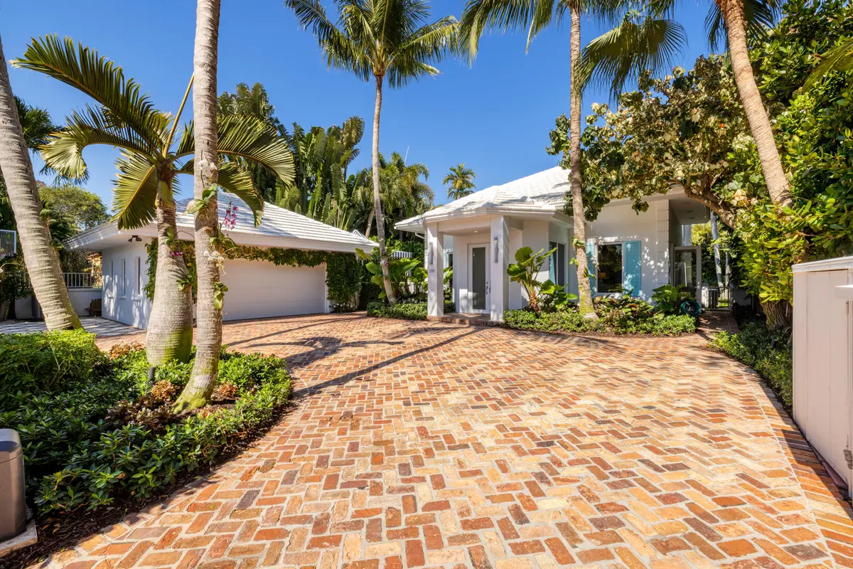 Front Entrance - Driveway at 121 Seville Road, West Palm Beach