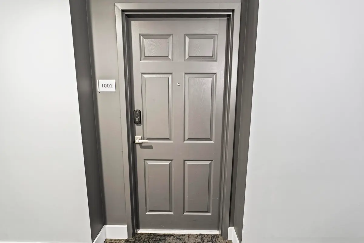 Door 1002 at 140 S Dixie Highway 1002, Hollywood