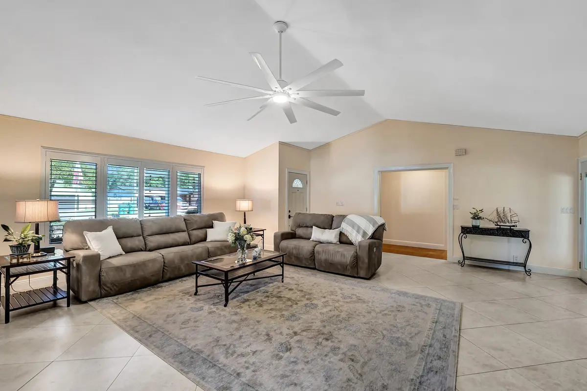 DSC04450 at 5181 SW 89th Terrace, Cooper City