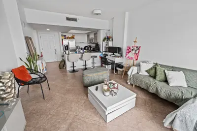 140 S Dixie Highway 733, Hollywood – Condominium for sale