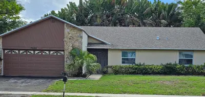 7230 NW 47th Place, Lauderhill – sold