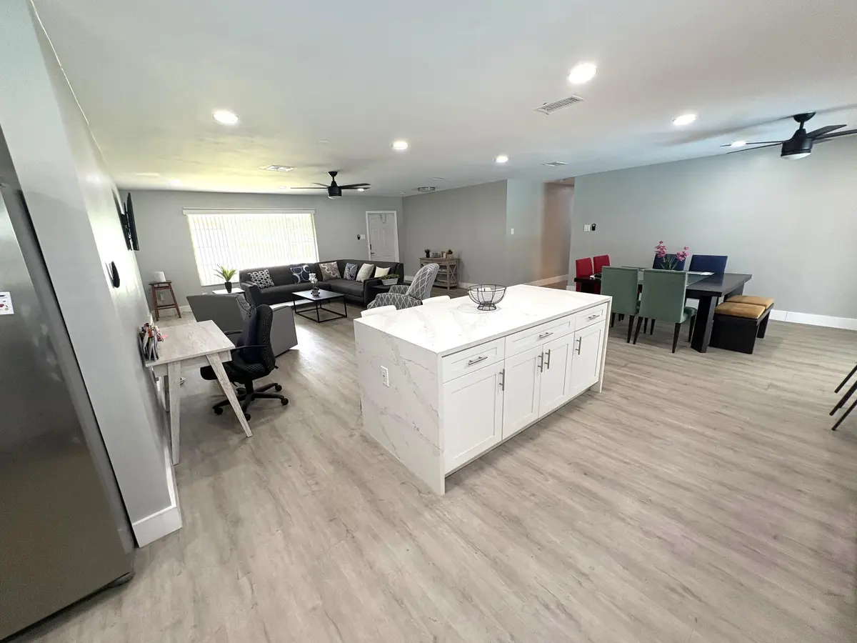 1401 NW 75th Terrace, Plantation, FL – photo 2