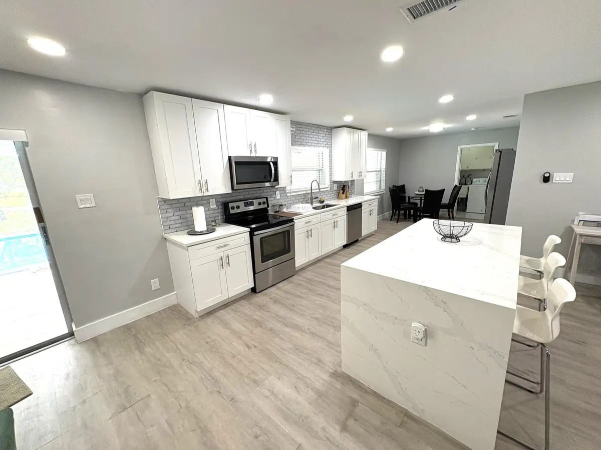 1401 NW 75th Terrace, Plantation, FL – photo 1