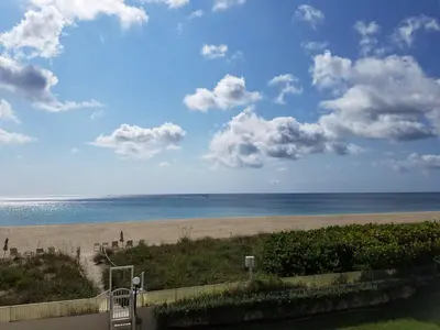 2565 S Ocean Boulevard 2250, Palm Beach – sold