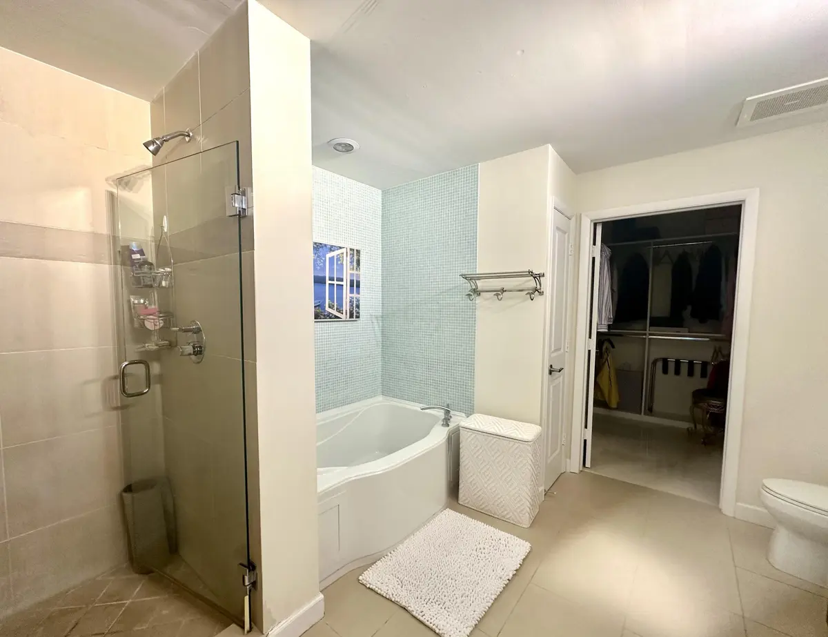 F at 1945 S Ocean Drive 609, Hallandale Beach