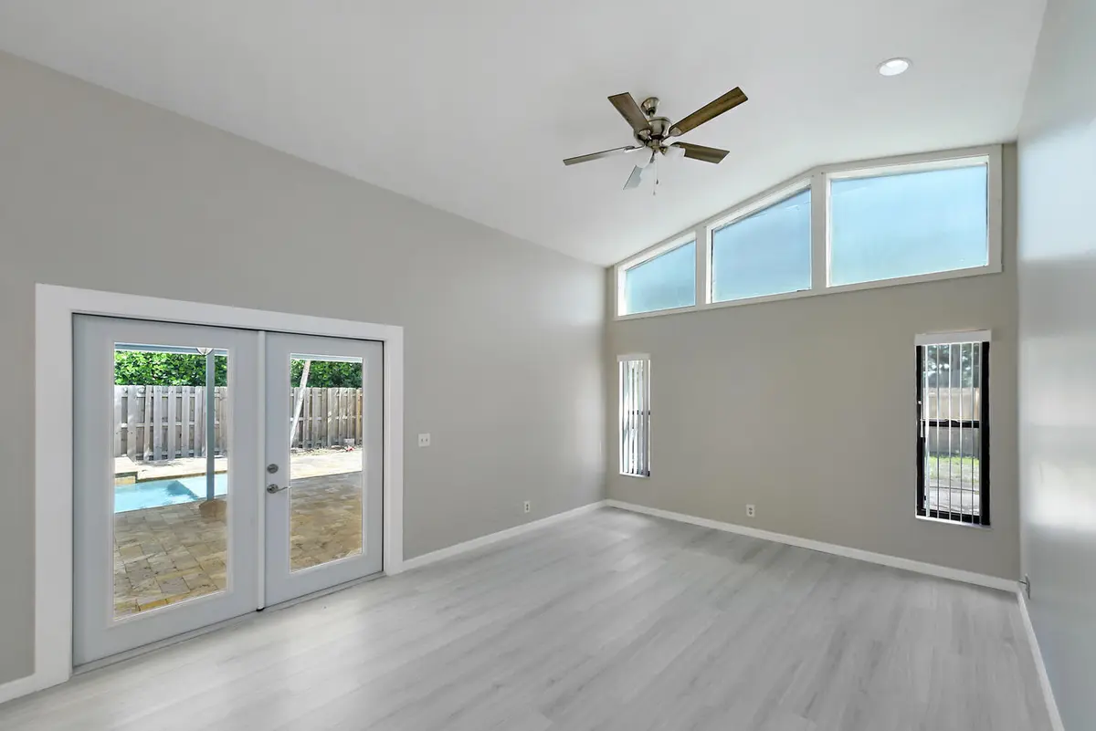 13442 Northumberland Cir-large-006-026-1 at 13442 Northumberland Circle, Wellington