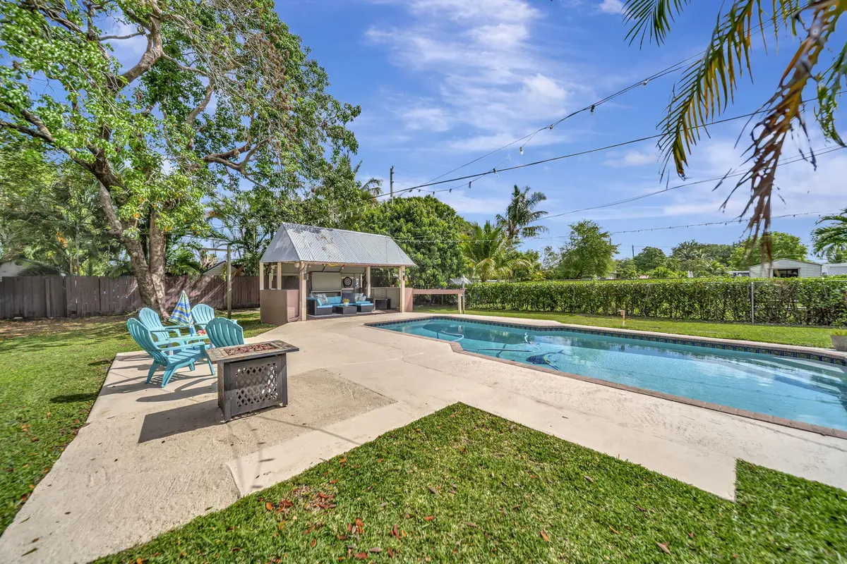 41-web-or-mls-DSC01335 at 831 NW 39th Street, Oakland Park