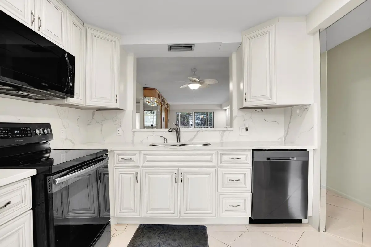 KITCHEN at 4701 Martinique Drive K3, Coconut Creek