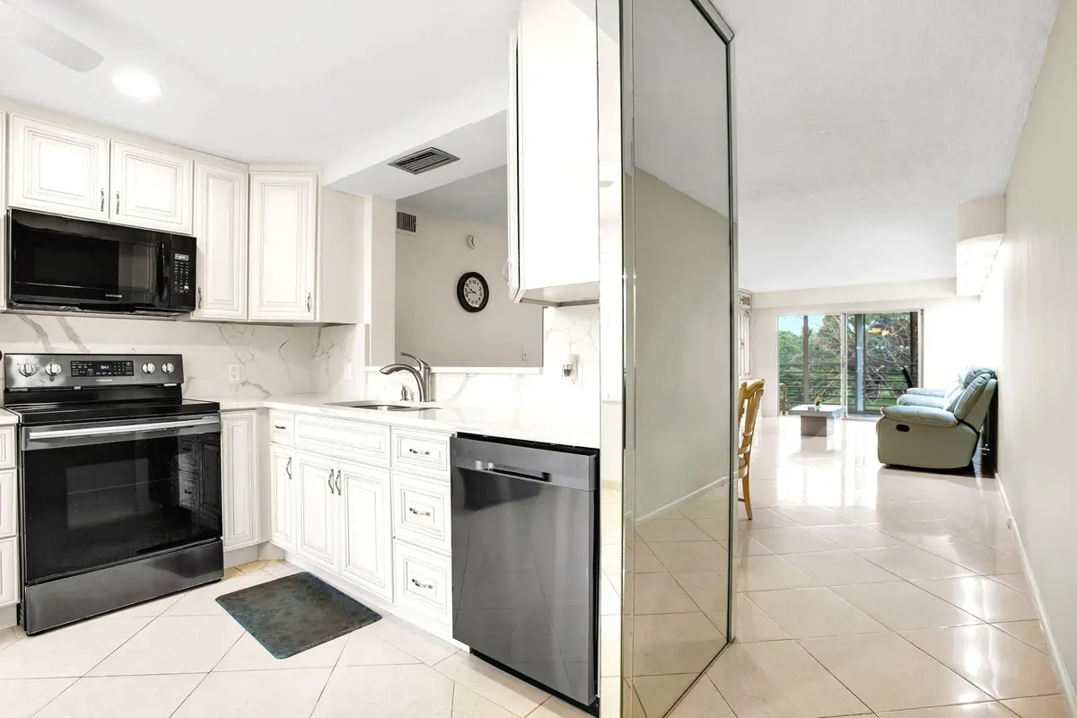 KITCHEN at 4701 Martinique Drive K3, Coconut Creek