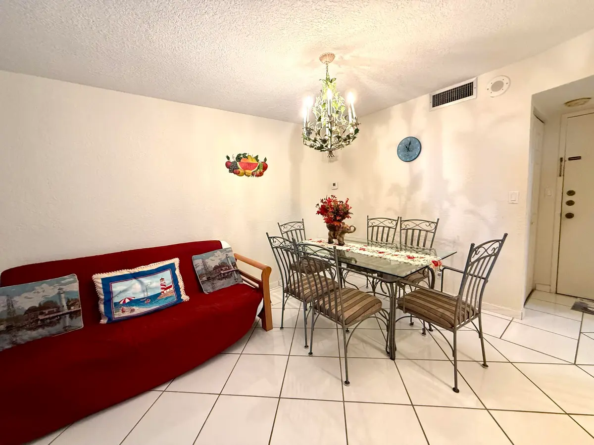 Dining Area at 101 BRINY Avenue 409, Pompano Beach
