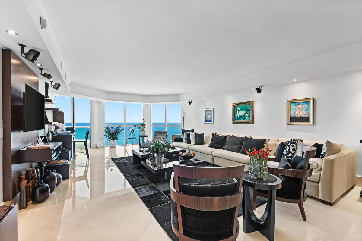 11-web-or-mls-11-print-A7R04883 copy at 101 S Fort Lauderdale Beach Boulevard 2004, Fort Lauderdale