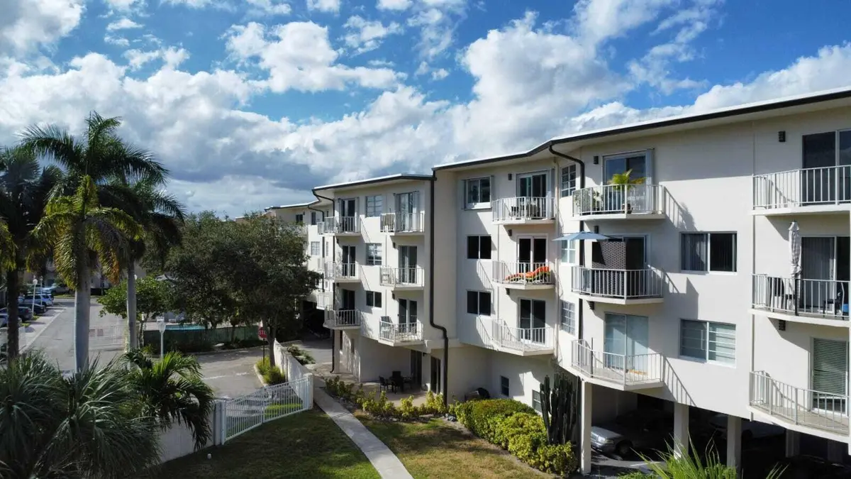 WhatsApp Image 2024-11-14 at 17.28.11_04 at 1967 S Ocean Boulevard 221d, Pompano Beach
