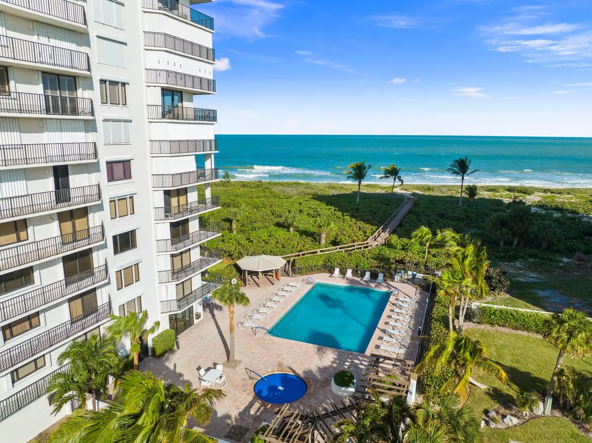 Pool at 3120 N Highway A1a 402, Fort Pierce