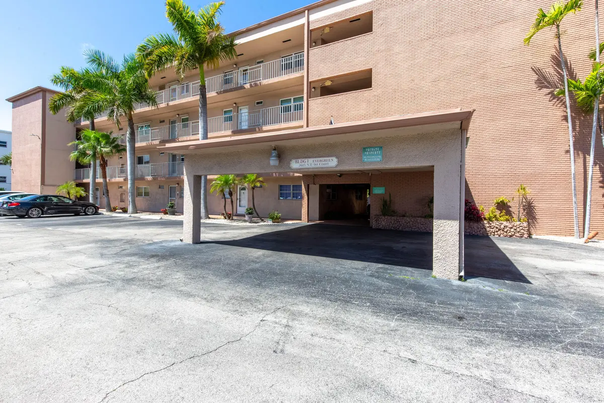 2615 NE 1st Court 411, Boynton Beach, FL – photo 3