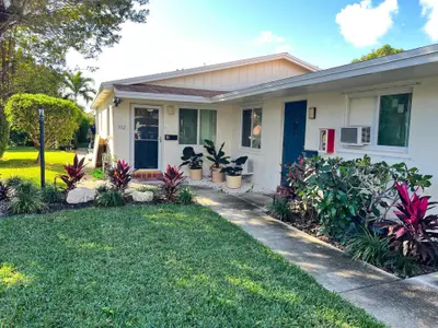502 W Branch Street, Lantana – Triplex for sale