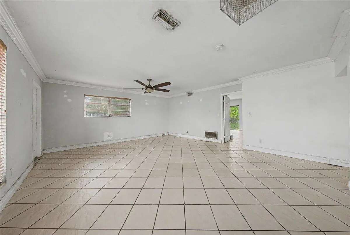 05-306A1739 at 4410 SW 30th Street, West Park