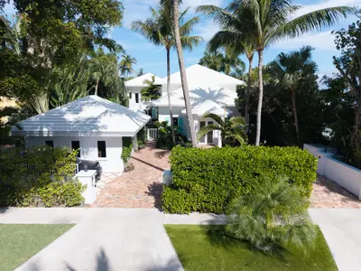 121 Seville Road, West Palm Beach – Single Family Residence for sale