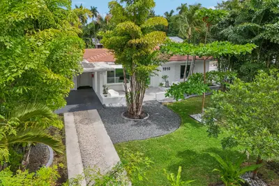 1910 NE 17th Terrace, Fort Lauderdale – sold