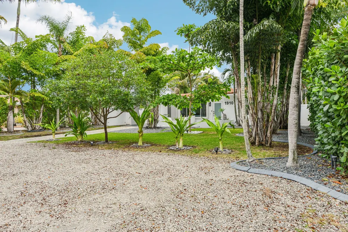6-web-or-mls-NE 17th Ter-S0204-002 at 1910 NE 17th Terrace, Fort Lauderdale