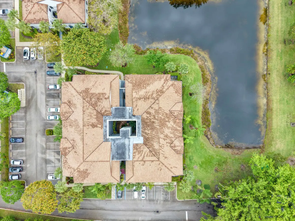 Building Above at 5265 Brisata Circle P, Boynton Beach