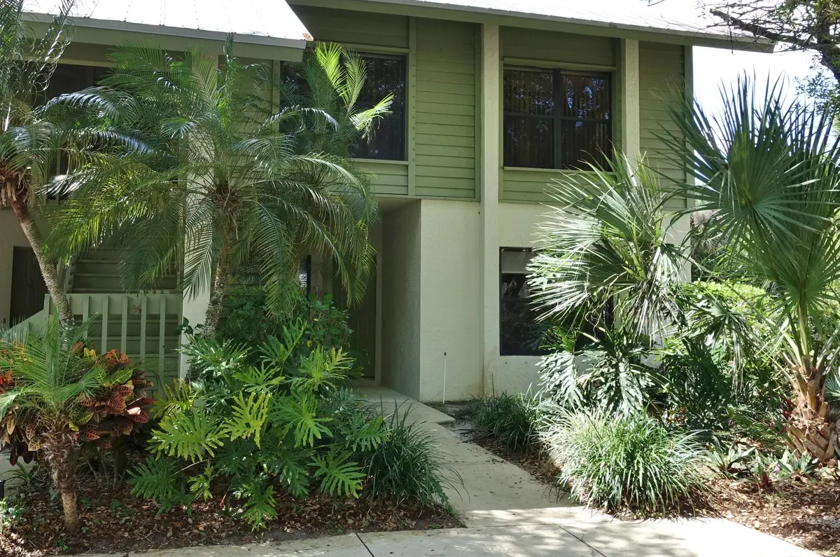 5190 SE Seascape at 5190 SE Seascape Way 103, Stuart