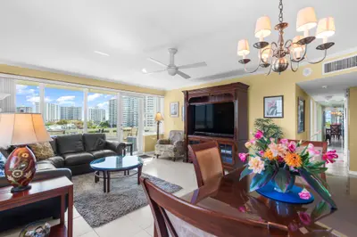 3200 NE 36th Street 609, Fort Lauderdale – sold