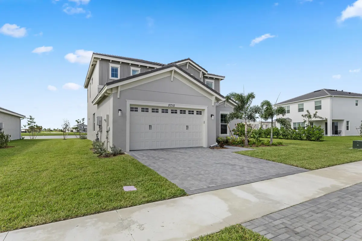 10_1z3a8251 at 5715 Bristlecone Cmns, Westlake